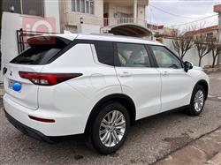 ميتسوبيشي اوتلاندر